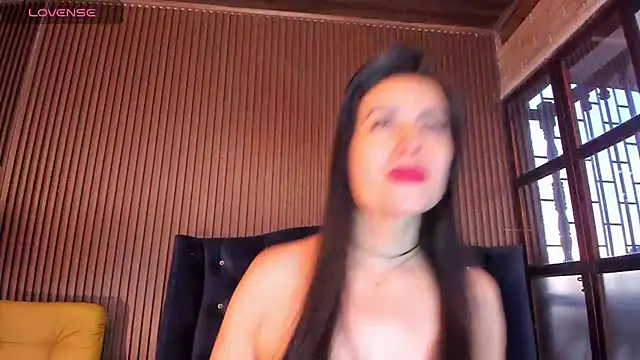 JuliaDawson  online show from March 16, 2025, 10:42 pm