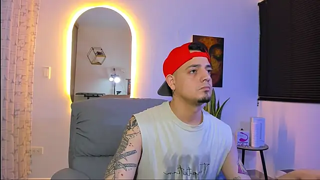 alejandro calderon1 online show from March 4, 2026, 5:13 am