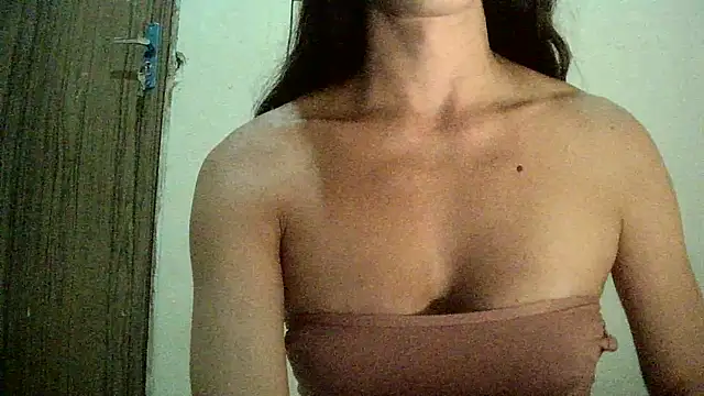 AlexiaDuucan online show from January 12, 2025, 12:33 pm