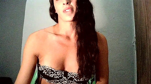 AlexiaDuucan online show from February 1, 2025, 1:09 pm