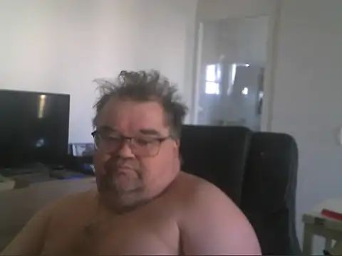 micke17340 online show from December 13, 2024, 12:17 pm