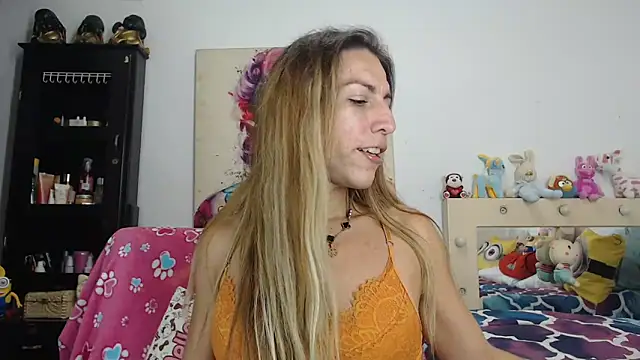 Snapshot of aleera_starxx982 chatting on May 7, 2026, 12:05 am aleera starxx982 online show from May 7, 2026, 12:05 am