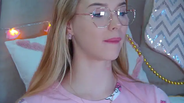 Snapshot of GentleRossi chatting on January 15, 2025, 1:12 am GentleRossi online show from January 15, 2025, 1:12 am