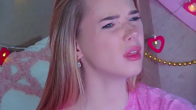 Snapshot of GentleRossi chatting on February 19, 2025, 12:25 am GentleRossi online show from February 19, 2025, 12:25 am