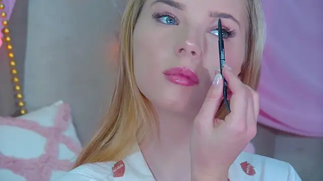 Snapshot of GentleRossi chatting on March 8, 2025, 3:13 pm GentleRossi online show from March 8, 2025, 3:13 pm