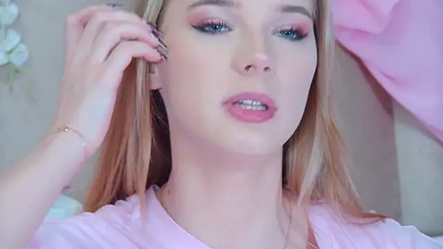 Snapshot of GentleRossi chatting on September 17, 2025, 3:14 pm GentleRossi online show from September 17, 2025, 3:14 pm