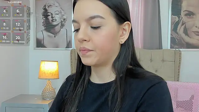 Snapshot of Beautyari_ chatting on October 3, 2025, 12:13 pm Beautyari  online show from October 3, 2025, 12:13 pm