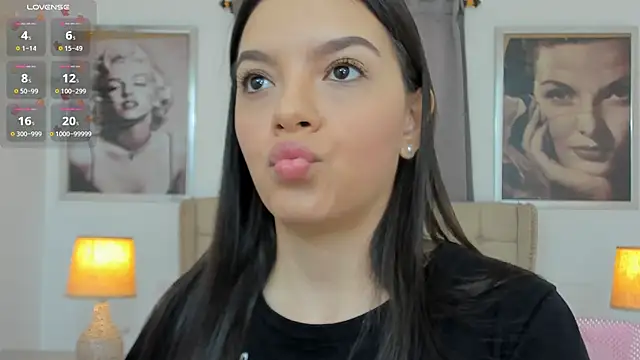 Snapshot of Beautyari_ chatting on October 8, 2025, 12:14 pm Beautyari  online show from October 8, 2025, 12:14 pm