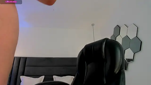 JennaOlsonX online show from January 14, 2025, 9:30 pm