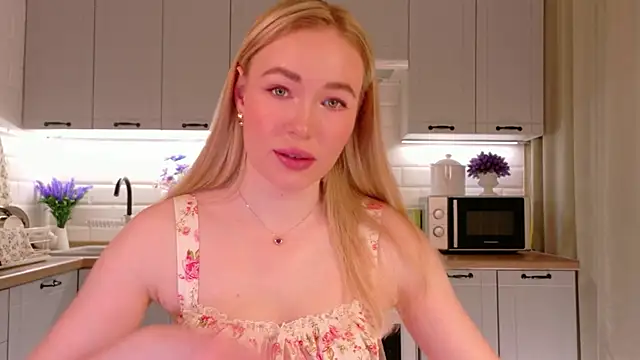 Snapshot of Veronika_Mitchel chatting on November 17, 2025, 3:07 pm Veronika Mitchel online show from November 17, 2025, 3:07 pm