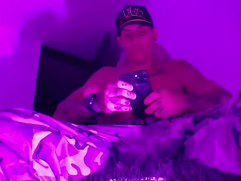 xxxtreme master7 online show from May 17, 2026, 4:32 am