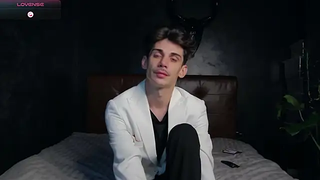 Snapshot of DanielCrush1 chatting on November 14, 2025, 1:10 pm DanielCrush1 online show from November 14, 2025, 1:10 pm