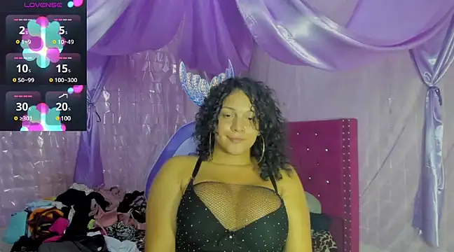 sirenadirtysexxx online show from January 28, 2025, 8:47 pm