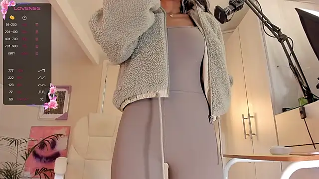 Snapshot of catalinasaiz chatting on January 7, 2025, 2:19 pm catalinasaiz online show from January 7, 2025, 2:19 pm