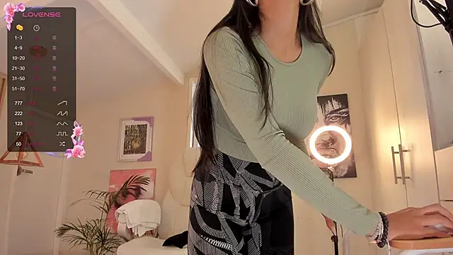 Snapshot of catalinasaiz chatting on January 17, 2025, 2:18 pm catalinasaiz online show from January 17, 2025, 2:18 pm