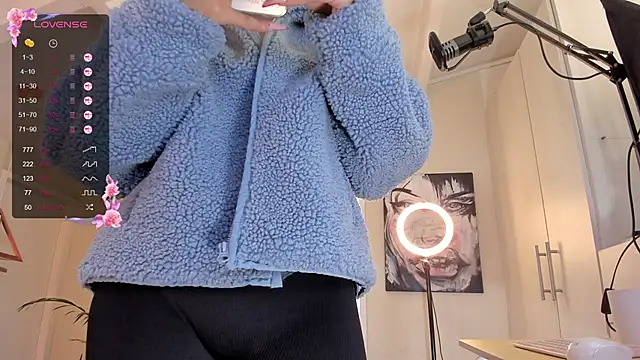 Snapshot of catalinasaiz chatting on February 18, 2025, 1:55 pm catalinasaiz online show from February 18, 2025, 1:55 pm