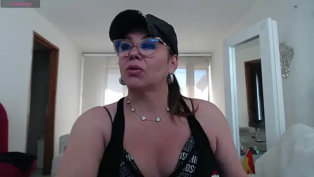Myrnasexxx online show from May 9, 2026, 3:17 pm