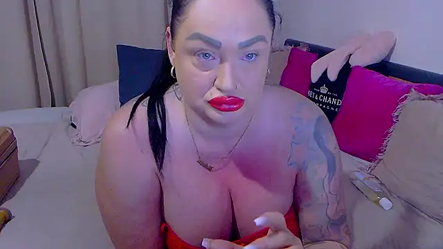 BustyVicky online show from May 3, 2026, 8:04 pm