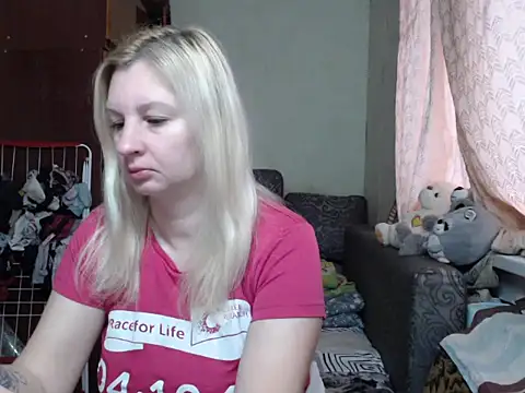 BustyBlond online show from January 3, 2025, 6:11 am