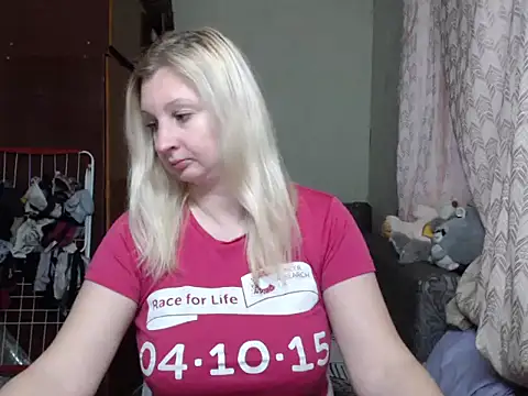 BustyBlond online show from January 3, 2025, 1:36 pm