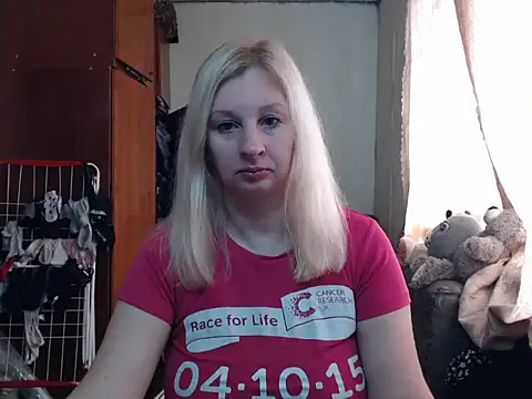 BustyBlond online show from February 3, 2025, 8:24 am