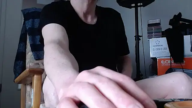 Snapshot of Cordt27 chatting on February 28, 2026, 1:01 pm Cordt27 online show from February 28, 2026, 1:01 pm