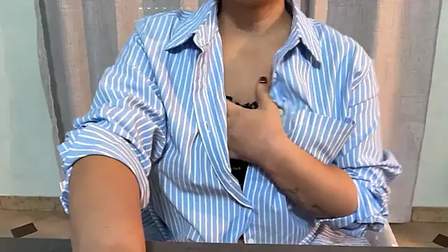 Snapshot of pic91 chatting on October 19, 2025, 3:56 pm pic91 online show from October 19, 2025, 3:56 pm