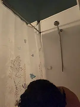 RuggyRackz online show from November 26, 2025, 10:33 pm