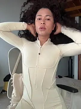 Snapshot of GabriSaenz chatting on April 21, 2026, 12:55 pm GabriSaenz online show from April 21, 2026, 12:55 pm