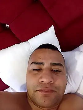 EISONREINA11 online show from October 27, 2025, 4:33 pm