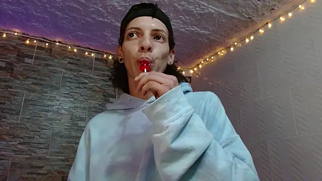 Snapshot of omar_alurba chatting on September 20, 2025, 2:01 am omar alurba online show from September 20, 2025, 2:01 am