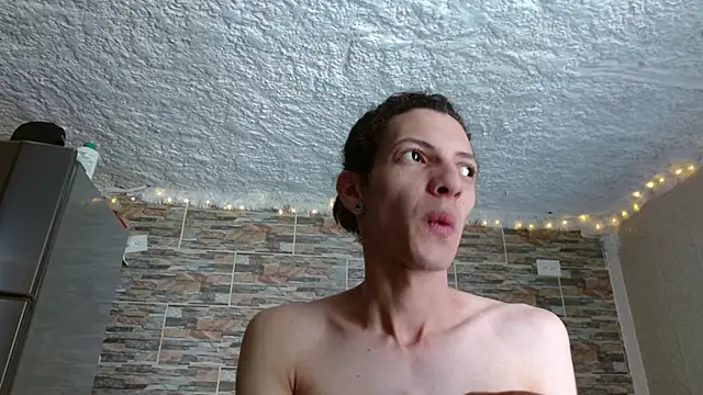 Snapshot of omar_alurba chatting on October 17, 2025, 5:37 pm omar alurba online show from October 17, 2025, 5:37 pm