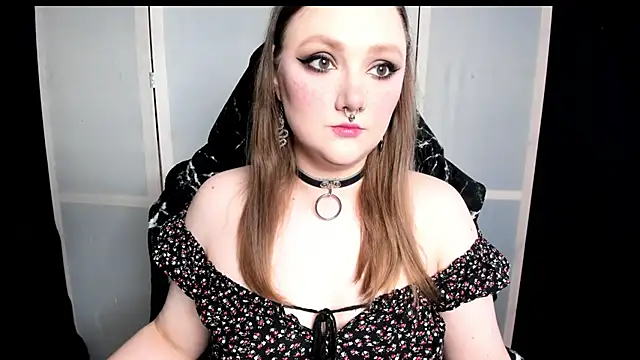 Snapshot of YourDyingBride chatting on June 22, 2026, 6:05 pm YourDyingBride online show from June 22, 2026, 6:05 pm