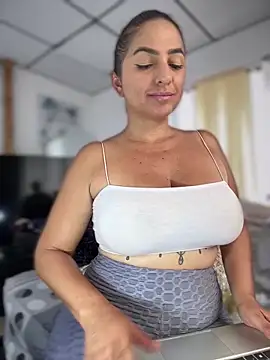 sammyqueenx21 online show from January 26, 2025, 6:58 pm