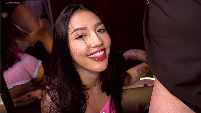 Snapshot of bull_vixen2001 chatting on April 29, 2026, 11:33 pm bull vixen2001 online show from April 29, 2026, 11:33 pm