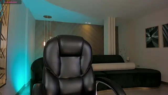 ErikaBenz  online show from November 10, 2025, 12:04 pm