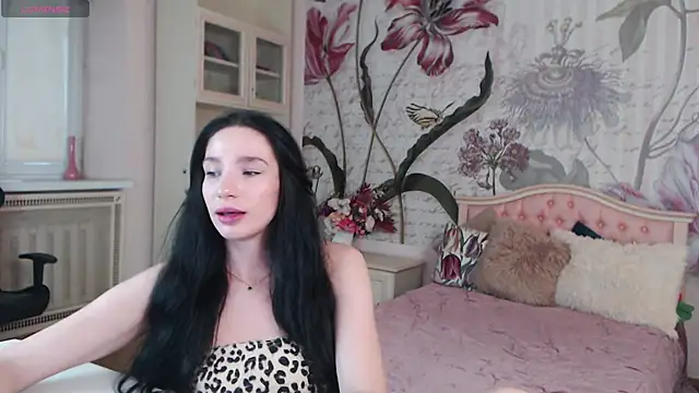 Snapshot of AliciaBow chatting on October 11, 2025, 1:20 pm AliciaBow online show from October 11, 2025, 1:20 pm