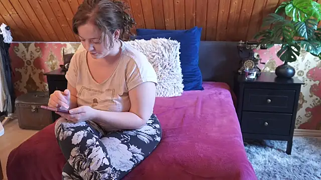 TessaWinter online show from April 15, 2026, 2:35 pm