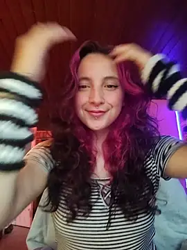  Laary online show from October 28, 2025, 9:50 pm