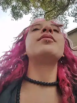  Laary online show from December 21, 2025, 8:49 pm