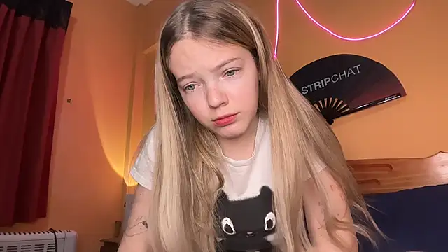 -veranito- online show from November 11, 2025, 3:06 am