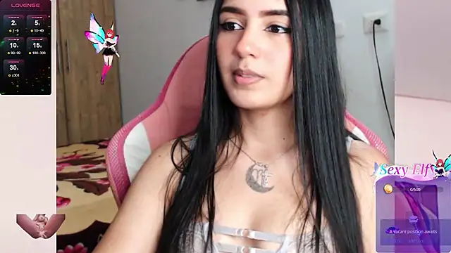Snapshot of Danae_999 chatting on March 12, 2025, 10:39 pm Danae 999 online show from March 12, 2025, 10:39 pm