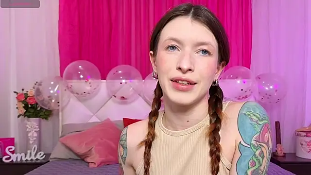 WildRedBerry online show from February 10, 2026, 2:21 pm