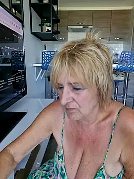 Snapshot of phryna@xh chatting on June 11, 2026, 4:05 pm phrynaxh online show from June 11, 2026, 4:05 pm