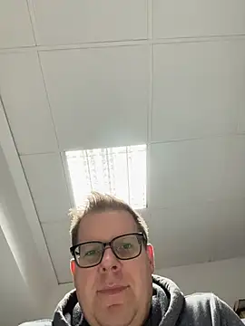 Snapshot of AnnualSunrise chatting on October 26, 2025, 8:04 pm AnnualSunrise online show from October 26, 2025, 8:04 pm