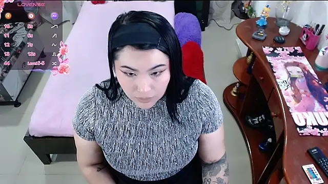 lufek23 online show from December 4, 2024, 11:46 pm