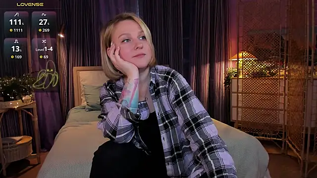 Snapshot of Lazy_Lady chatting on February 25, 2026, 11:09 am Lazy Lady online show from February 25, 2026, 11:09 am