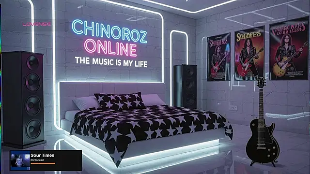 chino roz online show from September 11, 2025, 2:06 pm