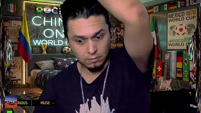 Snapshot of chino_roz chatting on July 8, 2026, 5:50 pm chino roz online show from July 8, 2026, 5:50 pm