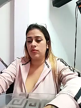 Latina sexy1 online show from February 4, 2025, 4:39 pm